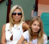 Découvrez la nature de cette grande nouvelle
Natty Belmondo et sa fille Stella dans les tribunes des internationaux de Roland Garros - jour 4 - à Paris, France, le 30 mai 2018. © Cyril Moreau - Dominique Jacovides/Bestimage