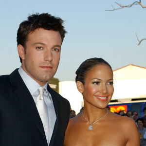 Archives - Ben Affleck et Jennifer Lopez revus ensemble à Los Angeles, près de 20 ans après leur histoire d'amour. Selon le journal "US Weekly", l'acteur américain de 48 ans se serait rendu à plusieurs reprises chez la chanteuse de 51 ans, dont le 30 avril 2021 - Ben Affleck et Jennifer Lopez au "Regency Village Theater" à Los Angeles, le 9 février 2003. 