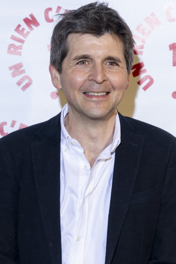 Thomas Sotto au photocall des invités au dîner de gala de l'association "Un rien c'est tout" au musée de l'armée aux Invalides à Paris le 7 mars 2024. Un Rien C’est Tout est une association à but non lucratif loi 1901 créée en septembre 2016 et implantée à Bordeaux Depuis 2017, plus de 3,7 millions d’euros de dons collectés pour 270 projets solidaires réalisés, hébergés sous quatre grandes causes : Droit à la dignité, enfance, santé et environnement. Le principe : proposer aux clients des partenaires de donner un euro ou d'arrondir le prix des achats. Tous ces petits riens permettent de gérer de grands projets. © Cyril Moreau / Bestimage