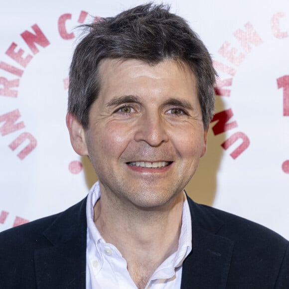 Thomas Sotto au photocall des invités au dîner de gala de l'association "Un rien c'est tout" au musée de l'armée aux Invalides à Paris le 7 mars 2024. Un Rien C’est Tout est une association à but non lucratif loi 1901 créée en septembre 2016 et implantée à Bordeaux Depuis 2017, plus de 3,7 millions d’euros de dons collectés pour 270 projets solidaires réalisés, hébergés sous quatre grandes causes : Droit à la dignité, enfance, santé et environnement. Le principe : proposer aux clients des partenaires de donner un euro ou d'arrondir le prix des achats. Tous ces petits riens permettent de gérer de grands projets. © Cyril Moreau / Bestimage