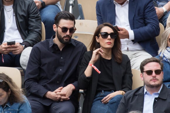 Sofia Essaïdi et Adrien Galo dans les gradins de Roland Garros 2022 le 29 mai 2022 à Paris. Nasser Berzane/ABACAPRESS.COM