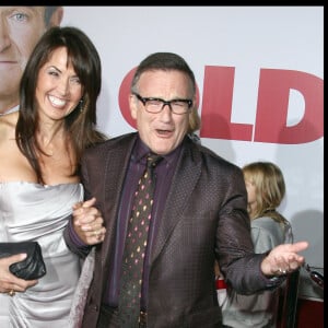 Robin Williams et Susan Schneider à la première du dernier film de Walt Disney Old Dogs, au Capitan Theatre à Hollywood, le 9 novembre 2009. Fame Pictures / Bestimage