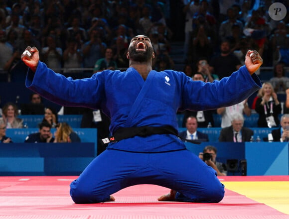 Teddy Riner célèbre après la finale de judo +100kg hommes aux Jeux olympiques de Paris 2024 à Paris, le 2 août 2024. Xinhua/ABACAPRESS.COM/Li An