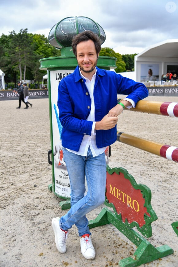 Le chanteur Vianney à la reconnaissance du prix Barnes lors de la 10ème édition du "Longines Paris Eiffel Jumping" à la Plaine de Jeux de Bagatelle à Paris, France, le 22 juin 2024. © Perusseau-Veeren/Bestimage 