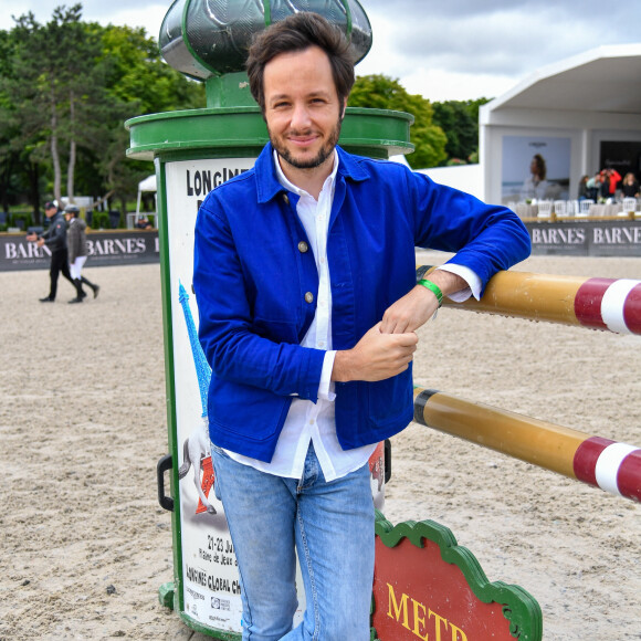 Le chanteur Vianney à la reconnaissance du prix Barnes lors de la 10ème édition du "Longines Paris Eiffel Jumping" à la Plaine de Jeux de Bagatelle à Paris, France, le 22 juin 2024. © Perusseau-Veeren/Bestimage 