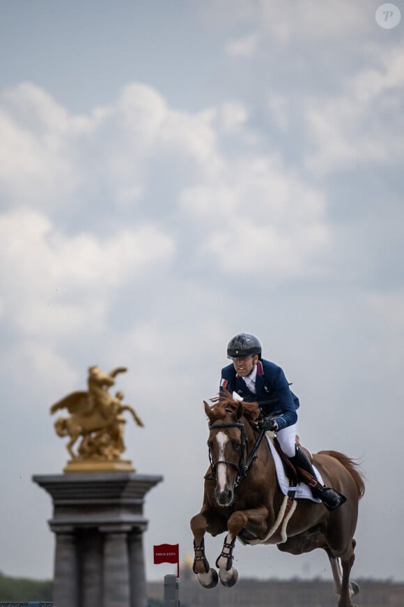 Simon Delestre sur son cheval I Amelusina R 51 participe à la finale de l'équipe de saut d'obstacles lors de la septième journée des Jeux Olympiques de Paris 2024, le 2 août 2024 au château de Versailles, en France. © Johanna Säll/Bildbyran via ZUMA Press/Bestimage