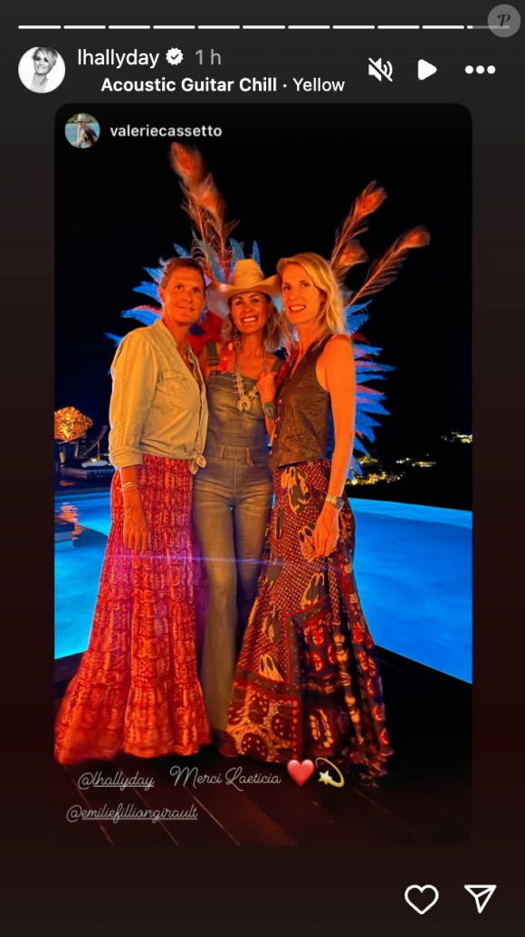 L'an dernier, le thème de l'anniversaire des filles adoptives de Johnny Hallyday était le film Barbie
Jade et Joy Hallyday (20 et 16 ans) fêtent leurs anniversaires lors d'une soirée cow-boyw organisée par Laeticia Hallyday à Saint-Barth.