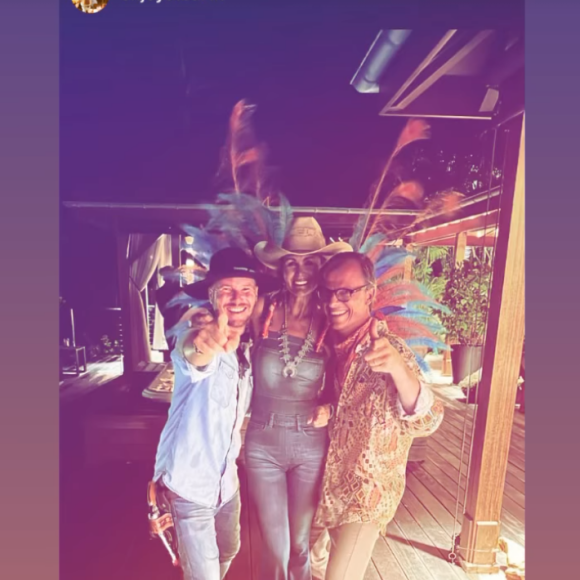 Jade et Joy Hallyday (20 et 16 ans) fêtent leurs anniversaires lors d'une soirée cow-boyw organisée par Laeticia Hallyday à Saint-Barth.