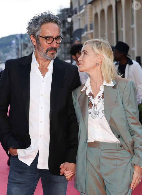 Frédéric Chaudier et Emmanuelle Béart au tapis rouge du 38ème festival du film de Cabourg, France, le 14 juin 2024. © Coadic Guirec/Bestimage