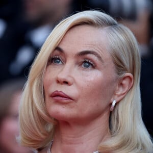 Emmanuelle Béart - Montée des marches pour la cérémonie de clôture du 77ème Festival International du Film de Cannes au Palais des Festivals à Cannes. Le 25 mai 2024 © Jacovides-Moreau / Bestimage 