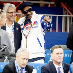 Le rappeur américain Snoop Dogg est aperçu dans les tribunes lors des compétitions de judo pendant les Jeux Olympiques d'été de Paris 2024 à l'arène du Champ-de-Mars à Paris, France, le 1er août 2024. Photo par Robin Utrecht/ABACAPRESS.COM