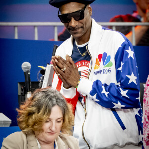 Le rappeur américain Snoop Dogg est aperçu dans les tribunes lors des compétitions de judo pendant les Jeux Olympiques d'été de Paris 2024 à l'arène du Champ-de-Mars à Paris, France, le 1er août 2024. Photo par Robin Utrecht/ABACAPRESS.COM