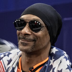 4 août 2024, Paris, Ile de France, France : 04 août : SNOOP DOGG regarde la compétition de fleuret masculin par équipe aux Jeux olympiques d'été de Paris 2024. (Crédit photo : © Mark Edward Harris/ZUMA Press Wire)