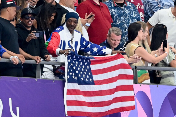 Noah Lyles, de l'équipe des États-Unis, célèbre sa médaille d'or après avoir participé à la finale du 100 m masculin lors de la neuvième journée des Jeux olympiques de Paris 2024 au Stade de France, le 4 août 2024 à Paris, en France, Noah Lyles de l'équipe des États-Unis célèbre la victoire de la médaille d'or après avoir participé à la finale du 100m masculin le neuvième jour des Jeux Olympiques Paris 2024 au Stade de France le 4 août 2024 à Paris, France. Photo par Franck Castel/ABACAPRESS.COM