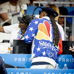 Le rappeur américain Snoop Dogg est aperçu dans les tribunes lors des compétitions de judo pendant les Jeux Olympiques d'été de Paris 2024 à l'arène du Champ-de-Mars à Paris, France, le 1er août 2024. Photo par Robin Utrecht/ABACAPRESS.COM