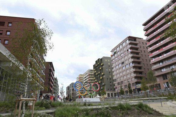 Visite du Village Olympique pour les Jeux Olympiques (JO) de Paris 2024 à Saint-Denis, France, le 23 juillet 2024. © Michael Baucher/Panoramic/Bestimage