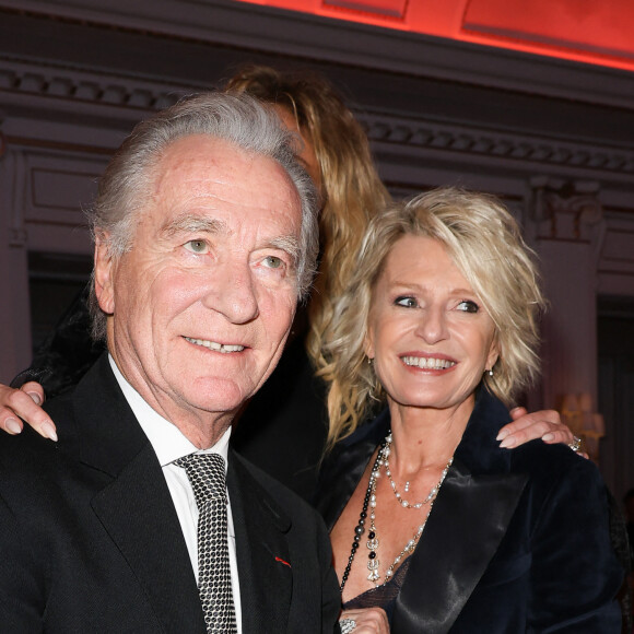 Tout continue de rouler entre les 2 stars de la télé !
William Leymergie et Sophie Davant - 46ème édition du Gala "Best Awards" à l'hôtel Georges V à Paris le 11 décembre 2023. © Coadic Guirec / Bestimage