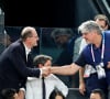 Il a récemment pu être vu à Bercy, mais aussi à porte de Pantin, non loin du Club France plein à craquer tous les soirs. 
Jean Castex et David Douillet - Les célébrités assistent à la victoire de l'équipe de France de basket face au Canada (82-73) lors des Jeux Olympiques de Paris2024, le 6 août 2024. © Jacovides-Perusseau / Bestimage