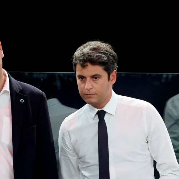 Jean Castex et Gabriel Attal - Les célébrités assistent à la victoire de l'équipe de France de basket face au Canada (82-73) lors des Jeux Olympiques de Paris2024, le 6 août 2024. © Jacovides-Perusseau / Bestimage