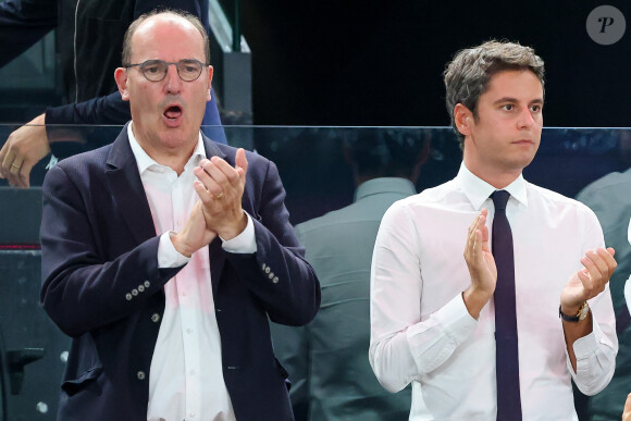 Jean Castex et Gabriel Attal assistent à l'épreuve de basketball opposant la France au Canada lors des Jeux Olympiques de Paris 2024 (JO) à l'Arena Bercy, à Paris, France, le 6 août 2024. © Jacovides-Perusseau/Bestimage