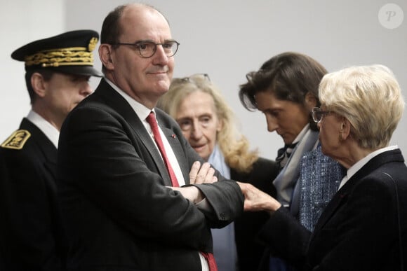 Le président français accompagné de Amélie Oudéa-Castéra, ministre des Sports et des Jeux Olympiques et Paralympiques, Michèle Alliot-Marie et Jean Castex inaugure le centre aquatique olympique (CAO) à Saint-Denis, Seine Saint-Denis, le 4 avril 2024, à quatre mois de l'ouverture des Jeux olympiques et paralympiques Paris 2024. © Stéphane Lemouton/Bestimage