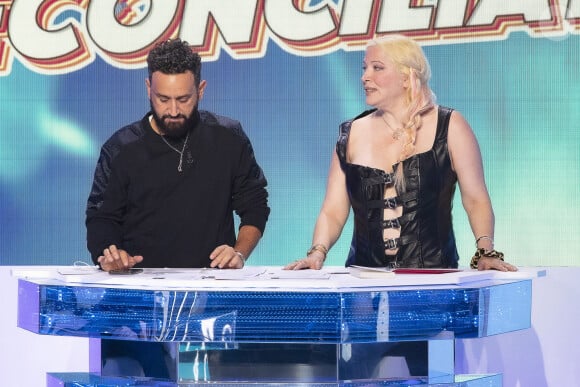 Exclusif - Loana Petrucciani, Cyril Hanouna - TPMP (Touche Pas à Mon Poste) présenté par Cyril Hanouna, qui tente de réconcilier Sylvie Ortega, Loana Petrucciani et Eryl Prayer, diffusée en direct le 23 Septembre 2021 sur C8 - Paris le 23 Septembre 2021 © Jack Tribeca / Bestimage 