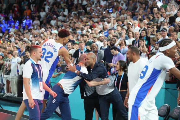 Victor Wembanyam, Vincent Collet et Tony Parker - Victoire de l'équipe de France de basketball face à l'Allemagne (73-69) en demi-finale lors des Jeux Olympiques de Paris 2024 (JO) à l'Arena Bercy, le 8 août 2024. © Jacovides-Perusseau/Bestimage 024.