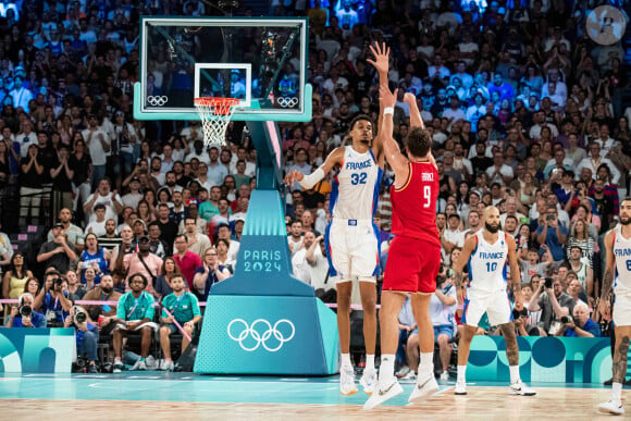 Victor Wembanyama ( 32 - France) - Victoire de l'équipe de France de basketball face à l'Allemagne (73-69) en demi-finale lors des Jeux Olympiques de Paris 2024 (JO) à l'Arena Bercy, le 8 août 2024. © Baptiste Autissier / Panoramic / Bestimage 