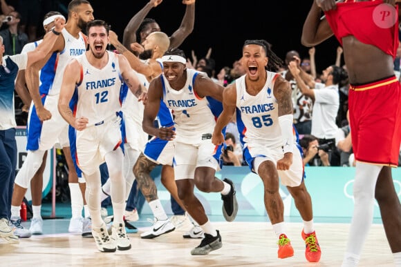 Matthew Strazel ( 85 - France) - Victoire de l'équipe de France de basketball face à l'Allemagne (73-69) en demi-finale lors des Jeux Olympiques de Paris 2024 (JO) à l'Arena Bercy, le 8 août 2024. © Baptiste Autissier / Panoramic / Bestimage 