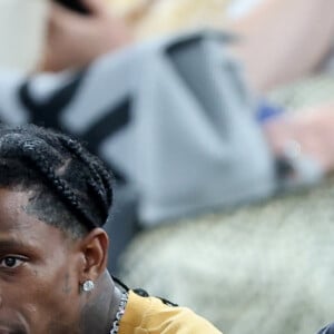 Michael G.Rubin, Travis Scott, Quavo - Les célébrités en tribunes pendant l'épreuve de basketball de Demi-Finale opposant les Etats-Unis à la Serbie lors des Jeux Olympiques de Paris 2024 (JO) à l'Arena Bercy, à Paris, France, le 8 août 2024. © Jacovides-Perusseau/Bestimage