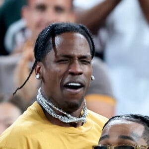 Travis Scott, Quavo - Les célébrités en tribunes pendant l'épreuve de basketball de Demi-Finale opposant les Etats-Unis à la Serbie lors des Jeux Olympiques de Paris 2024 (JO) à l'Arena Bercy, à Paris, France, le 8 août 2024. © Jacovides-Perusseau/Bestimage Celebrities