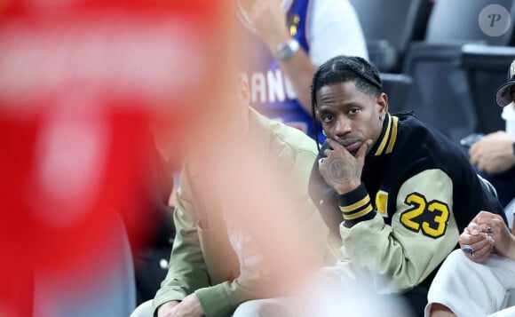 Travis Scott - Les célébrités en tribunes pendant l'épreuve de basketball de Demi-Finale opposant la France à l'Allemagne lors des Jeux Olympiques de Paris 2024 (JO) à l'Arena Bercy, à Paris, France, le 8 août 2024. © Jacovides-Perusseau/Bestimage