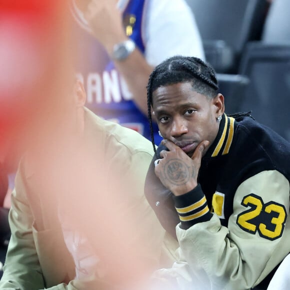 Travis Scott - Les célébrités en tribunes pendant l'épreuve de basketball de Demi-Finale opposant la France à l'Allemagne lors des Jeux Olympiques de Paris 2024 (JO) à l'Arena Bercy, à Paris, France, le 8 août 2024. © Jacovides-Perusseau/Bestimage