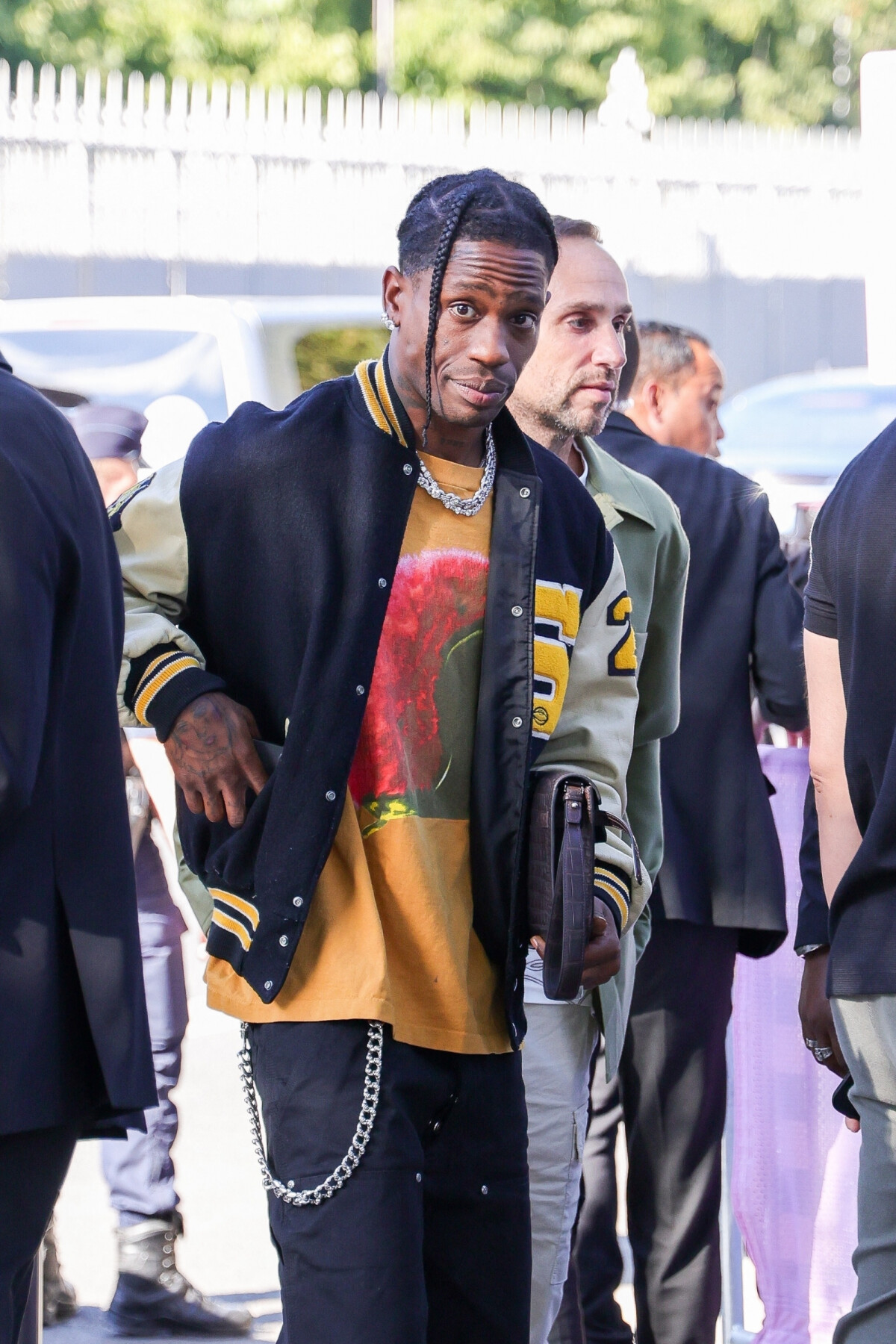 Photo Travis Scott arrive à la demifinale de basket USASerbie lors