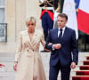 ils viennent de perdre un proche, Grégoire Campion...
Emmanuel Macron, Président de la République Française, et la Première dame Brigitte Macron, accueillent les chefs d'Etat et de gouvernement présents à Paris pour la cérémonie d'ouverture des Jeux Olympiques de Paris 2024 (JO) Paris, le 26 juillet 2024. © Dominique Jacovides - Pierre Perusseau / Bestimage