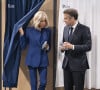 où le couple vote à chaque élection,
Emmanuel Macron, président de la République Française, et la Première dame Brigitte Macron, votent pour le deuxième tour des élections législatives au Touquet