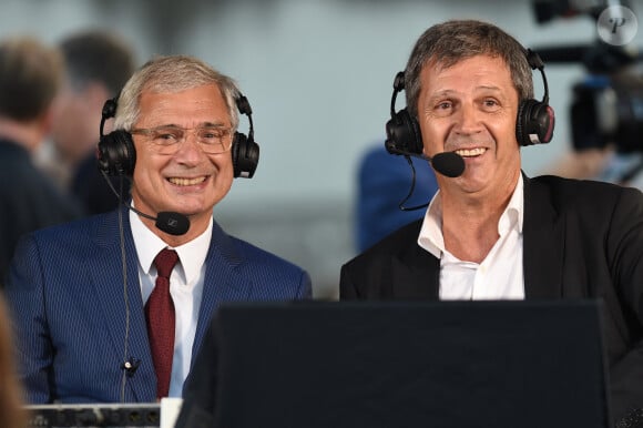 Le président de l'Assemblée nationale Claude Bartolone et Patrick Chêne assistent à un match de football de charité entre le Variety Club de France et l'équipe de France des députés au stade Emile Anthoine, à Paris, le 10 septembre 2014. Nicolas Gouhier/ABACAPRESS.COM