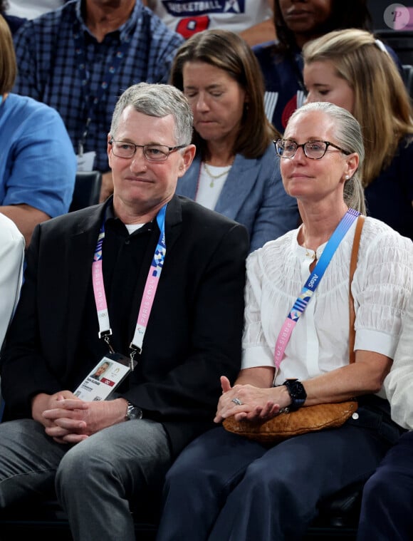 John Slusher - Les célébrités en tribunes pendant la finale de basketball opposant les Etats-Unis à la France (98-87) lors des Jeux Olympiques de Paris 2024 (JO) à l'Arena Bercy, à Paris, France, le 10 août 2024. © Jacovides-Perusseau/Bestimage 