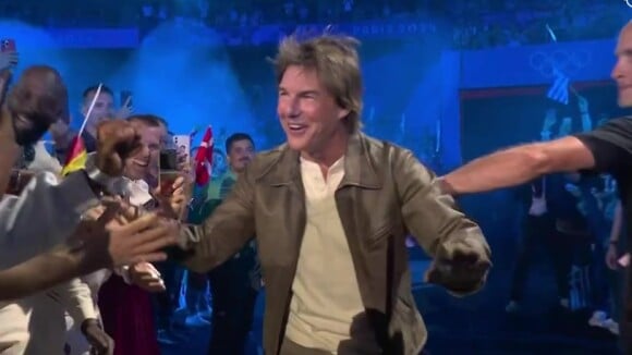 Tom Cruise à la clôture des JO 2024 : une femme se jette sur lui au Stade de France, la star inarrêtable