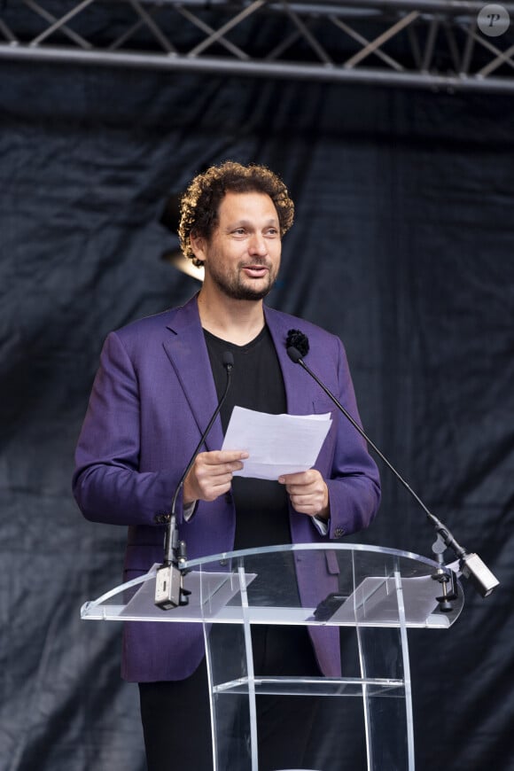 Le divorce a été compliqué à gérer pour lui
Exclusif - Eric Antoine lors de l'hommage à l'humoriste Guillaume Bats, mort à 36 ans, à Montmirail, Marne, France, le 17 juin 2023. © Pierre Perusseau/Bestimage