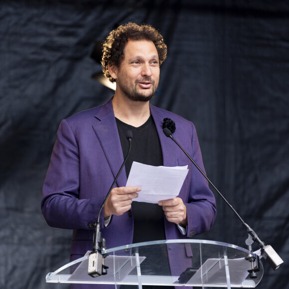 Le divorce a été compliqué à gérer pour lui
Exclusif - Eric Antoine lors de l'hommage à l'humoriste Guillaume Bats, mort à 36 ans, à Montmirail, Marne, France, le 17 juin 2023. © Pierre Perusseau/Bestimage