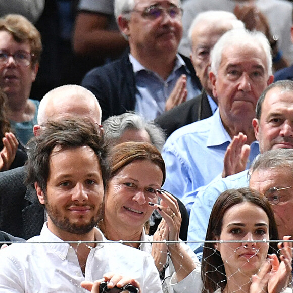 Vianney et sa femme Catherine Robert en tribune lors du tournoi de tennis "Rolex Paris Masters 2022" à Bercy AccorHotels Arena à Paris le 2 novembre 2022. © Veeren/Bestimage