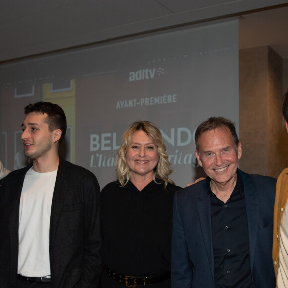 Ensemble, ils ont eu 3 garçons, Victor, Giacomo et Alessandro
Exclusif - Luana Belmondo entourée de ses fils, Victor, Giacomo et Alessandro, Philippe Thuillier - Avant-première du documentaire "Belmondo, l'Italie en héritage" à la Maison de l'Italie à Paris. Le 18 mars 2024 © Sam Delpech / Bestimage 