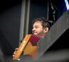 Un endroit simple sans strass ni paillettes pour le chanteur de 39 ans qui y trouve toute sa force et sa tranquillité. 
Claudio Capéo est en concert sur la scène du festival du Printemps de Pérouges au château de Saint Maurice de Remens le 29 juin 2024. © Sandrine Thesillat / Panoramic / Bestimage