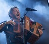 Installé dans une maison sans prétention où il se sent bien, Claudio Capéo pense rester toute sa vie en Alsace, une région très chère à son coeur.
Claudio Capéo est en concert sur la scène du festival du Printemps de Pérouges au château de Saint Maurice de Remens le 29 juin 2024. © Sandrine Thesillat / Panoramic / Bestimage