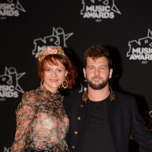 Claudio Capéo et sa compagne - 19ème édition des NRJ Music Awards à Cannes le 4 novembre 2017. © Rachid Bellak/Bestimage 