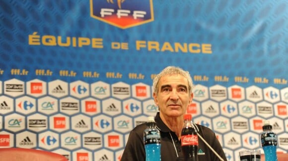 Découvrez le dernier caprice très coûteux de Raymond Domenech et l'équipe de France !