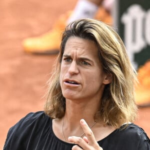 ...et a même porté plainte pour harcèlement contre son ex-femme.
Amélie Mauresmo lors de la finale de Roland-Garros, tournoi de tennis du Grand Chelem, le 11 juin 2023 au stade Roland-Garros à Paris, France. Photo par Victor Joly/ABACAPRESS.COM