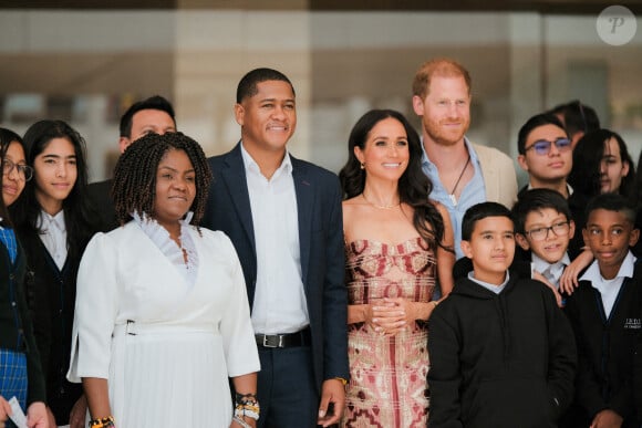 Harry, duc de Sussex, Meghan, duchesse de Sussex, posent pour une photo avec la vice-présidente colombienne Francia Marquez et son mari Yerney Pinillo lors d'un événement à leur arrivée à Bogota, Colombie, le 15 août 2024. Photo fournie par : Darwin Torres/Vice-présidence colombienne/Long Visual Press/ABACAPRESS.COM