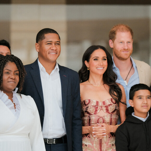 Harry, duc de Sussex, Meghan, duchesse de Sussex, posent pour une photo avec la vice-présidente colombienne Francia Marquez et son mari Yerney Pinillo lors d'un événement à leur arrivée à Bogota, Colombie, le 15 août 2024. Photo fournie par : Darwin Torres/Vice-présidence colombienne/Long Visual Press/ABACAPRESS.COM